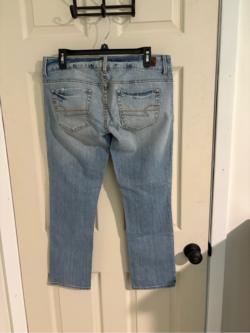 American Eagle Outfitters Light Wash Straight Leg Capris